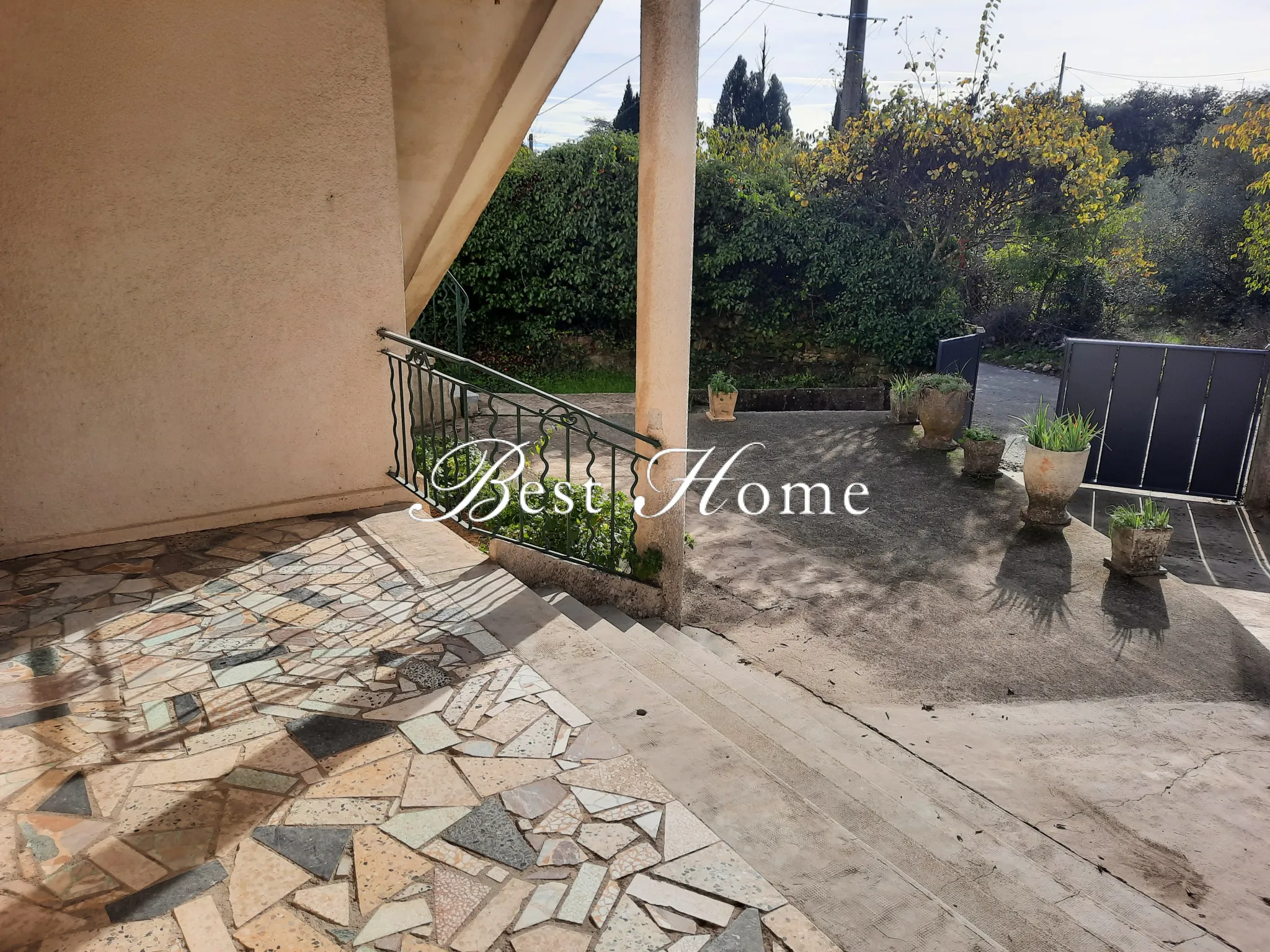 Colline Nord de Nîmes - Appartement T3 avec jardin et parking 