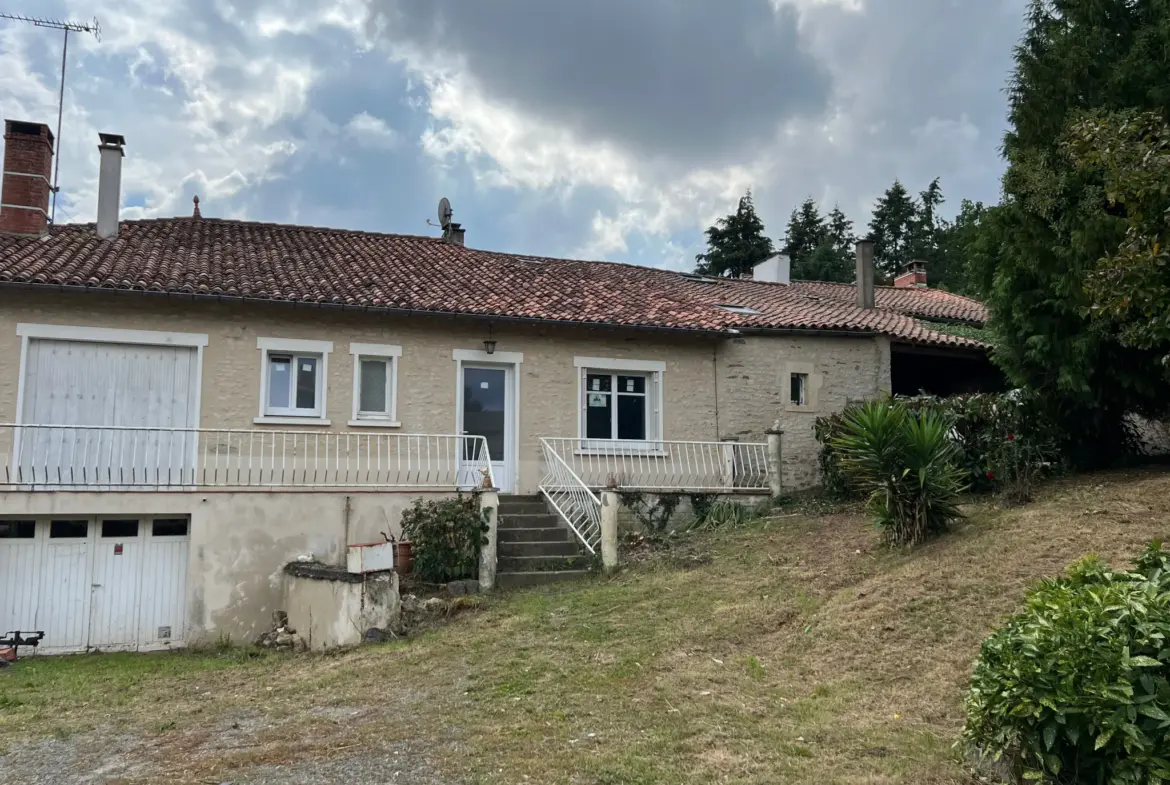 Maison à rénover 4 chambres à La Caillère St Hilaire 