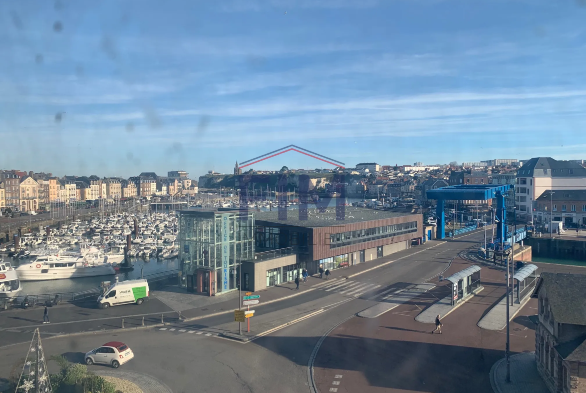 Vente appartement F2 avec vue dégagée sur le port de Dieppe 