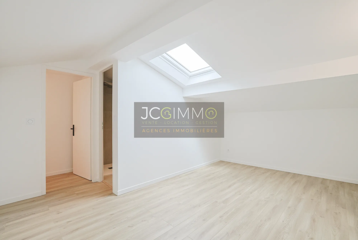 Loft duplex T4 rénové à Sollies Pont - 120 m2 