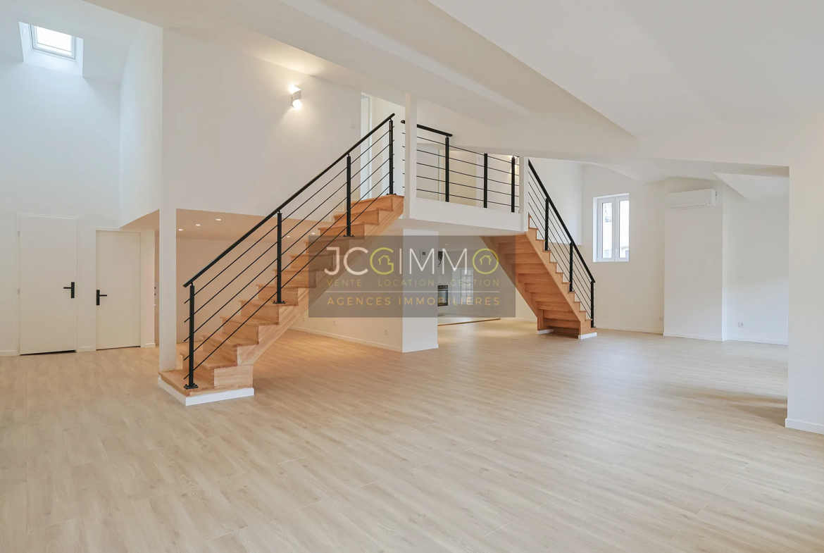 Loft duplex T4 rénové à Sollies Pont - 120 m2 