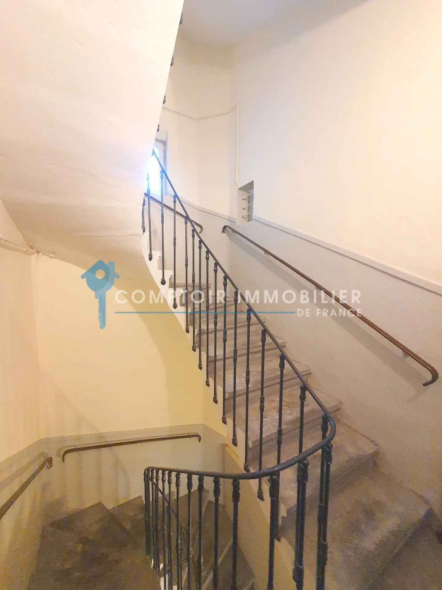 À vendre : Appartement F2 de 43m² avec balcon à Montpellier Beaux-Arts 