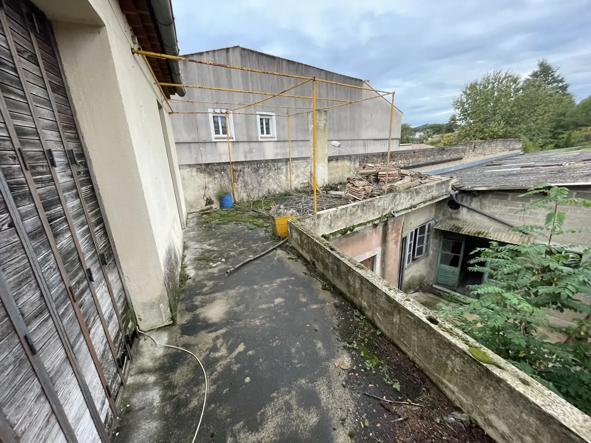 À vendre : Immeuble 8 pièces à rénover à Bagnols-sur-Cèze 