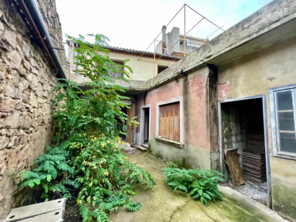 À vendre : Immeuble 8 pièces à rénover à Bagnols-sur-Cèze