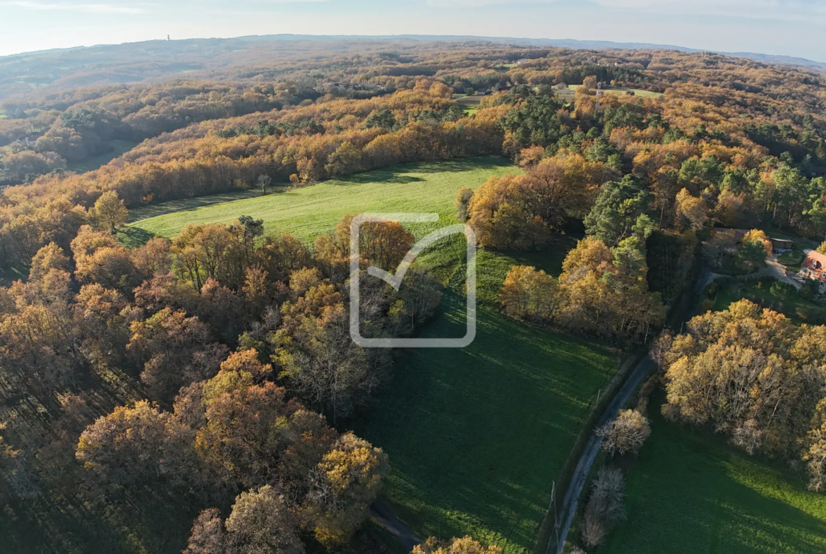 Terrain de 3.6 hectares en Périgord Noir à vendre 