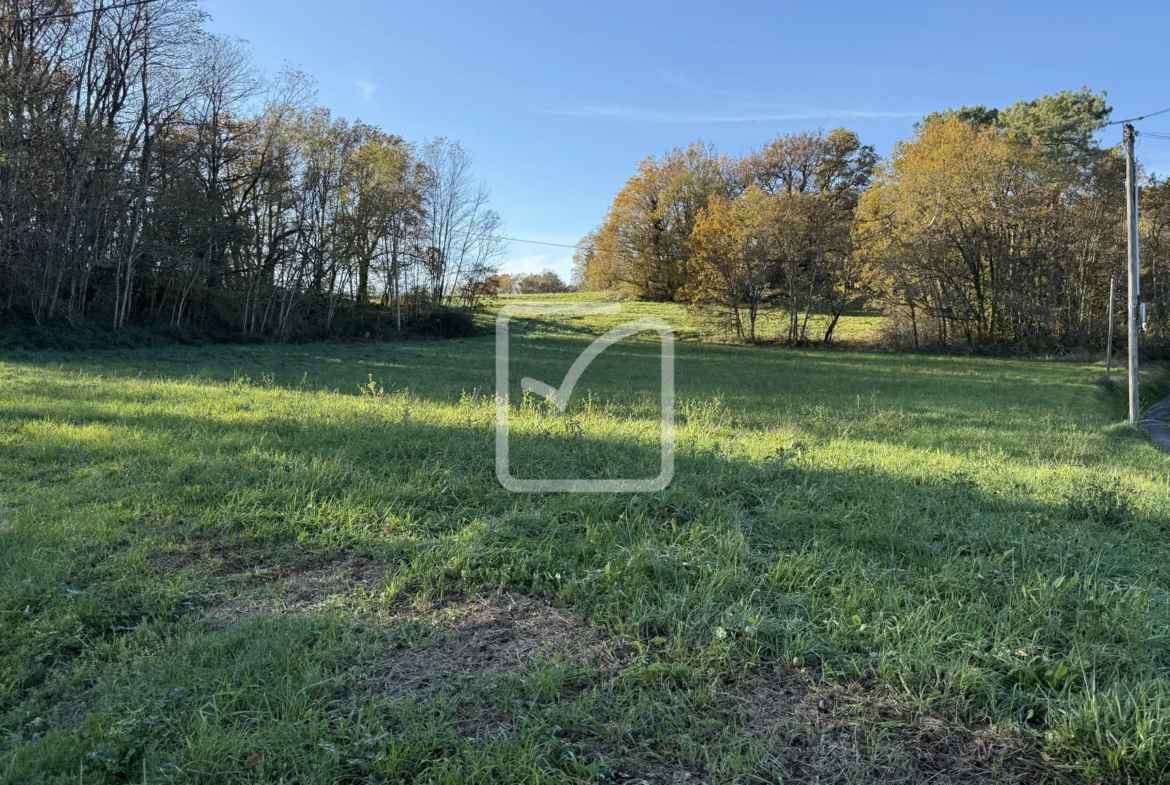 Terrain de 3.6 hectares en Périgord Noir à vendre 