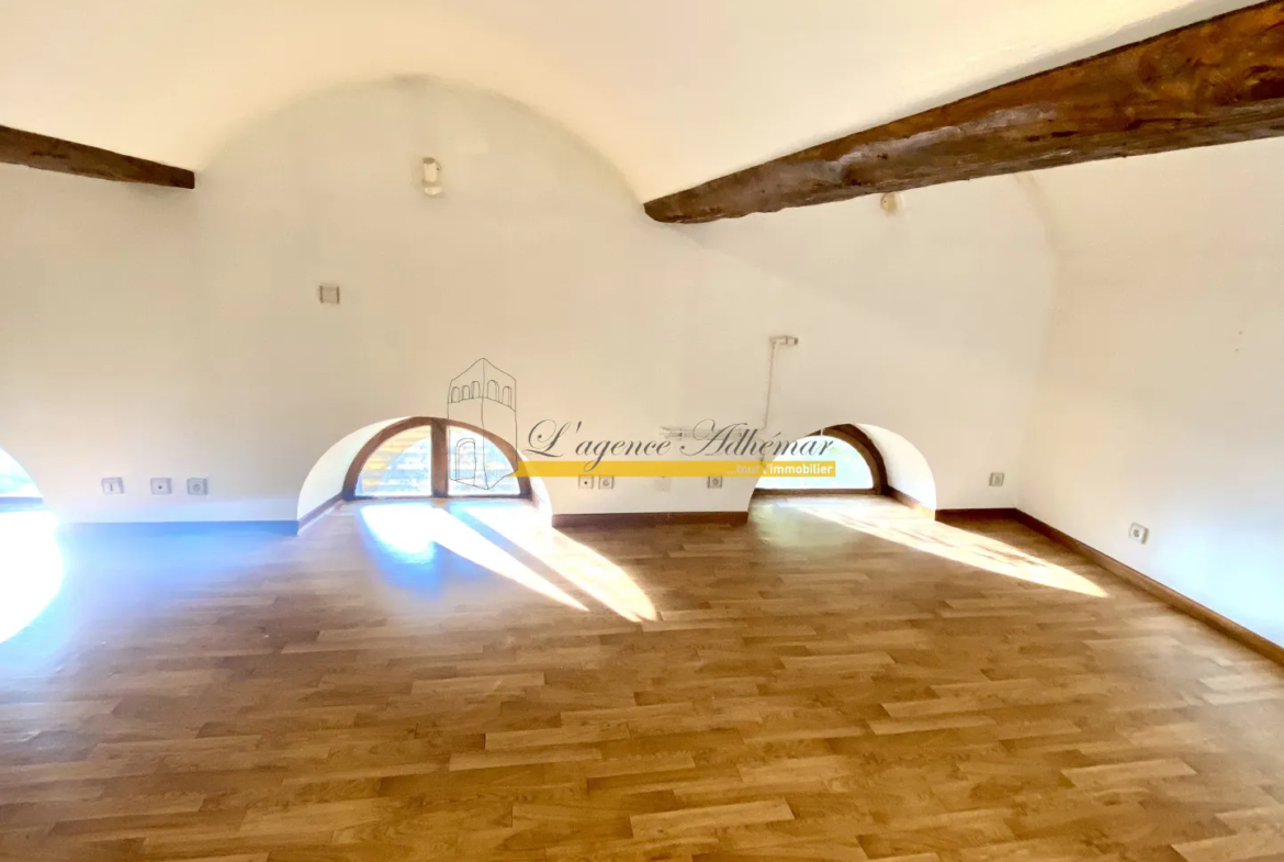 À vendre : Appartement T4 duplex à Montélimar dans l'ancienne abbaye de Maubec 