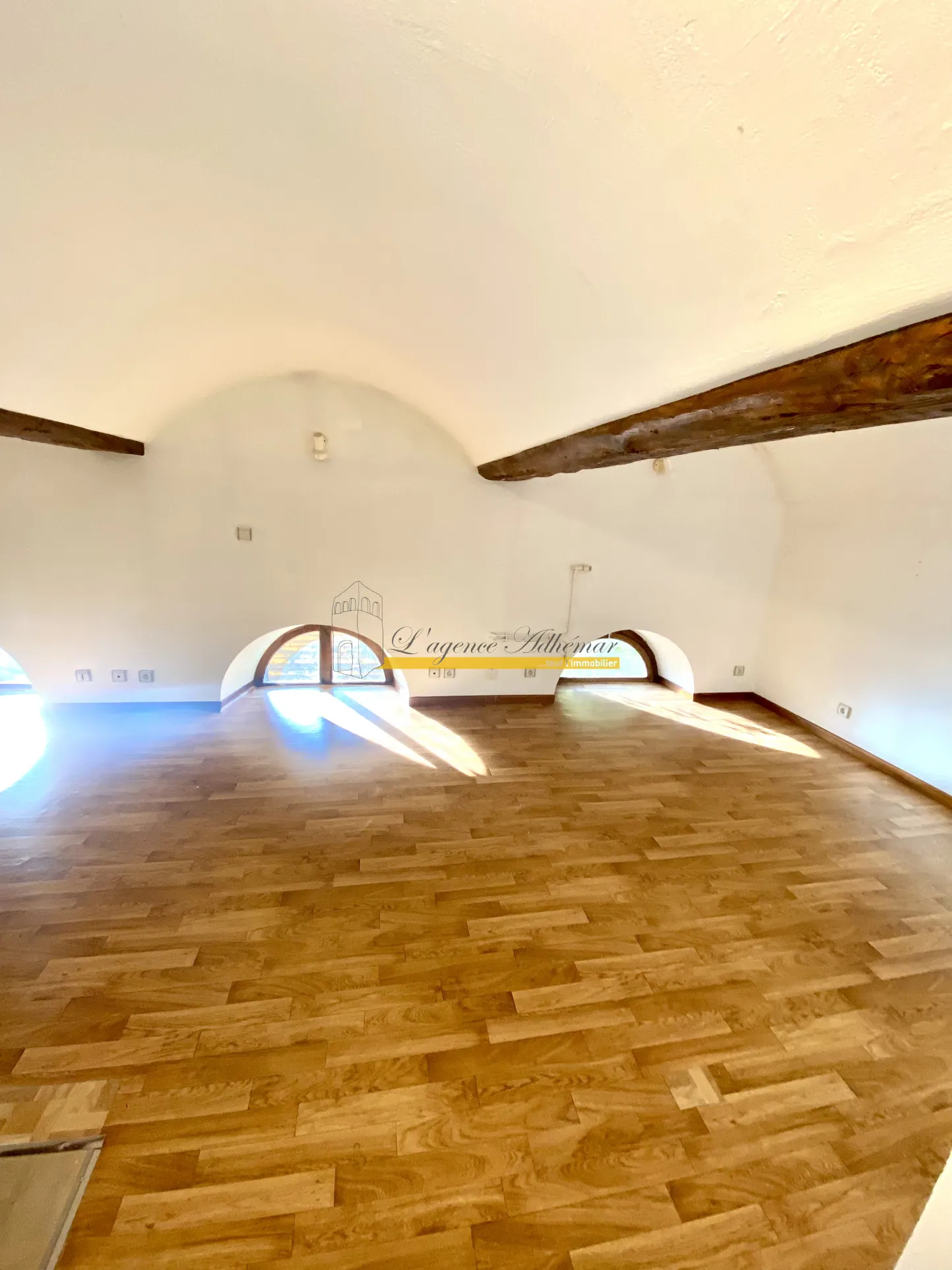 À vendre : Appartement T4 duplex à Montélimar dans l'ancienne abbaye de Maubec 