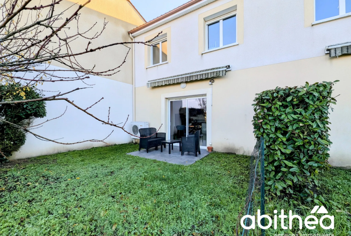 Maison mitoyenne récente de 80 m² à Libourne, vue sur vignes 