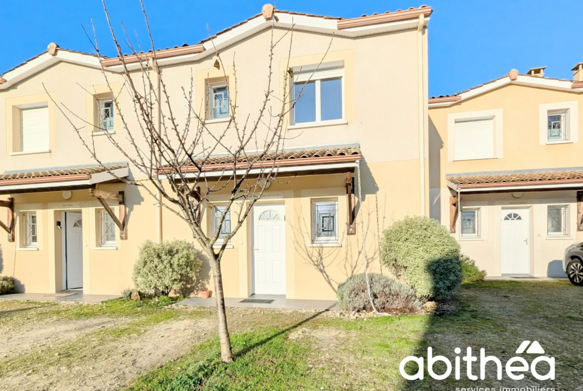 Maison mitoyenne récente de 80 m² à Libourne, vue sur vignes 