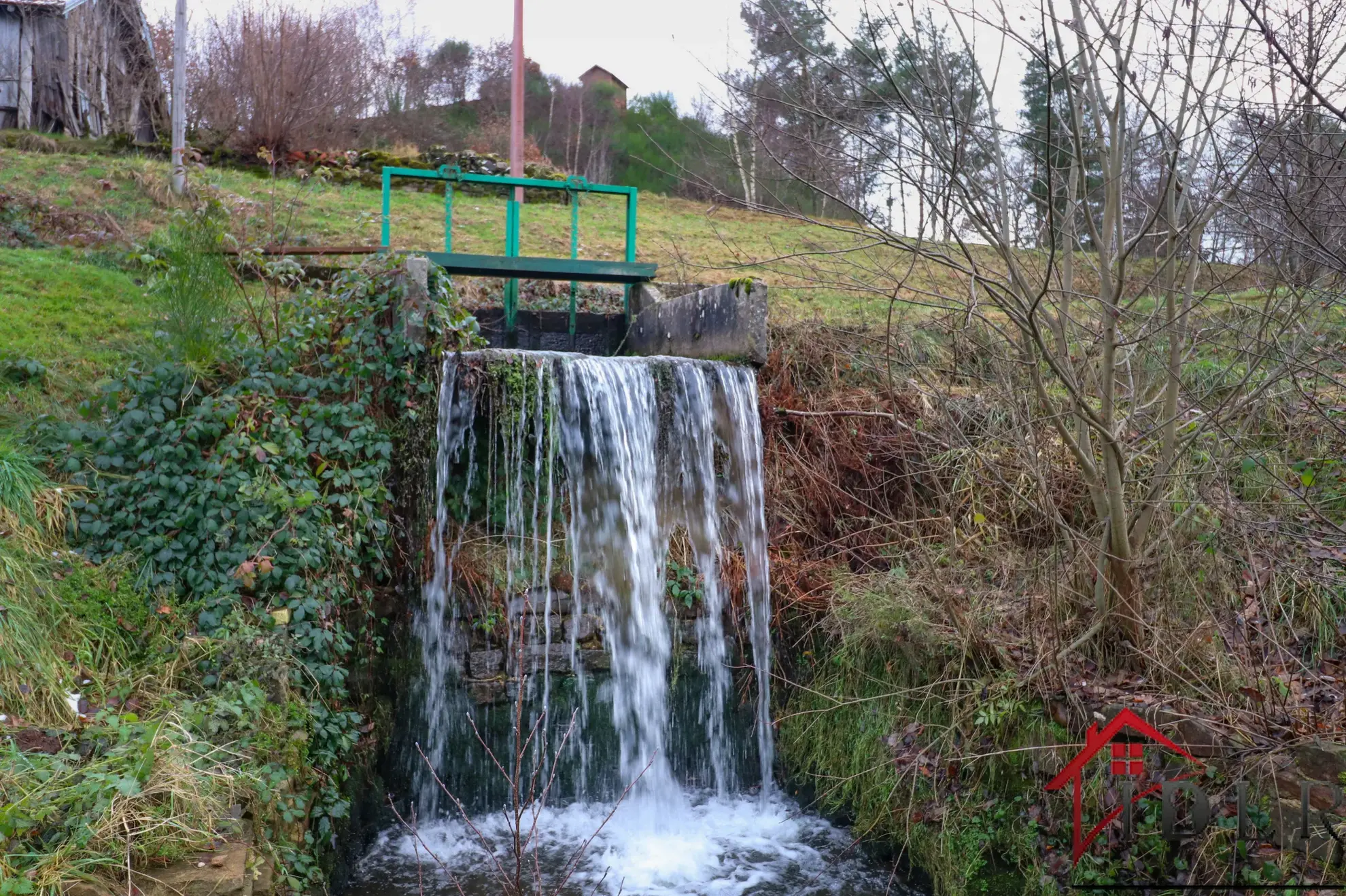 Maison spacieuse 5 pièces, 170 m² à Arches avec terrain et étang 