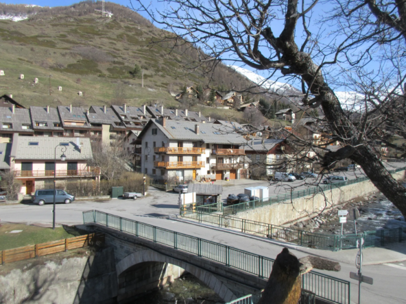 Appartement Typé 2 avec Terrasse à Abries - Vue sur Montagnes