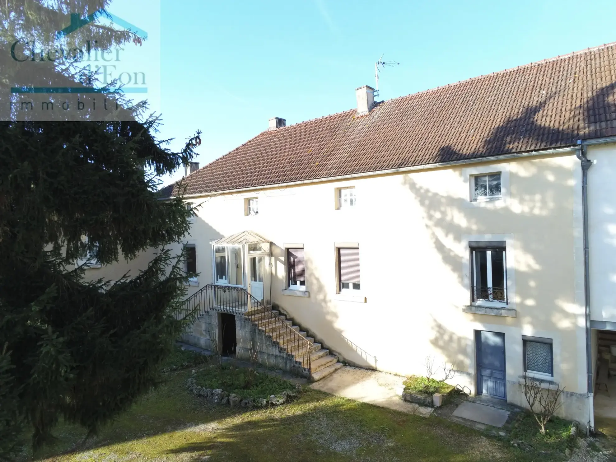 Ensemble de 2 maisons mitoyennes à vendre à Cry, 89390 