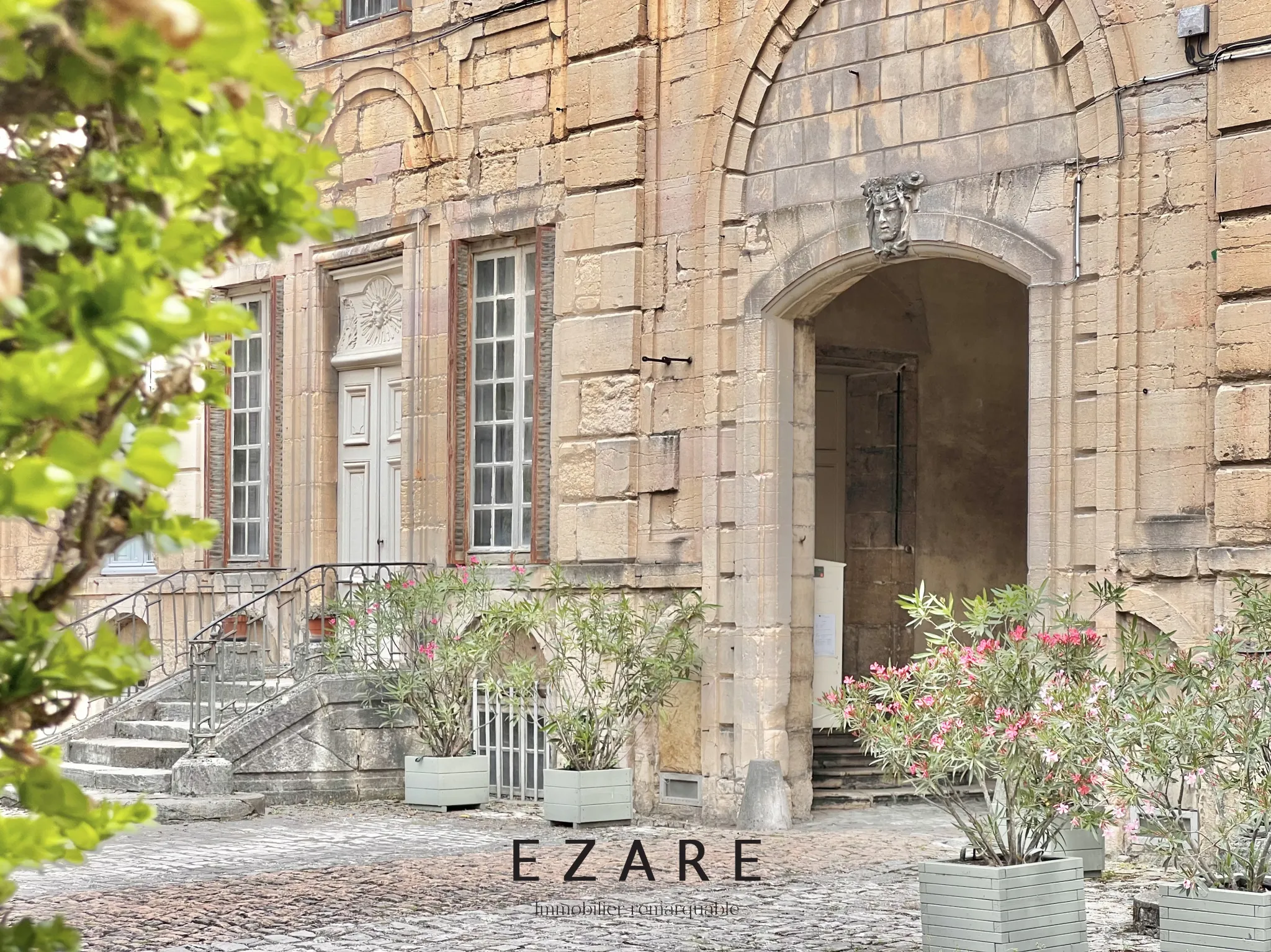 Plateau à aménager - Hôtel particulier à Dijon 