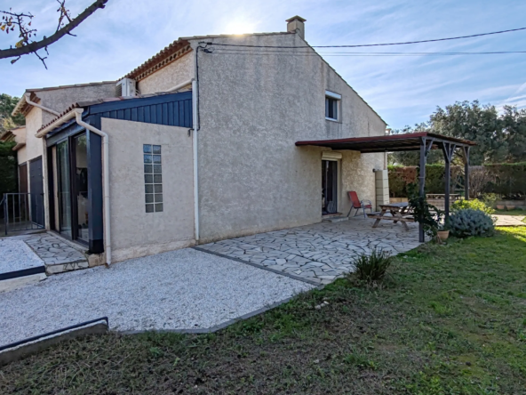 Maison Spacieuse à Salles d'Aude - 4 Chambres, Garage et Jardin