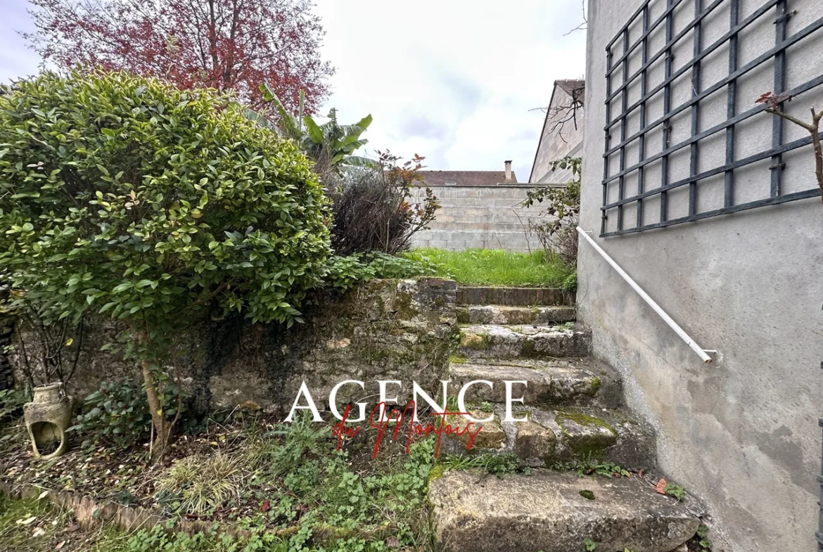 Maison de Bourg à vendre à Donnemarie Dontilly - 2 chambres, jardin 