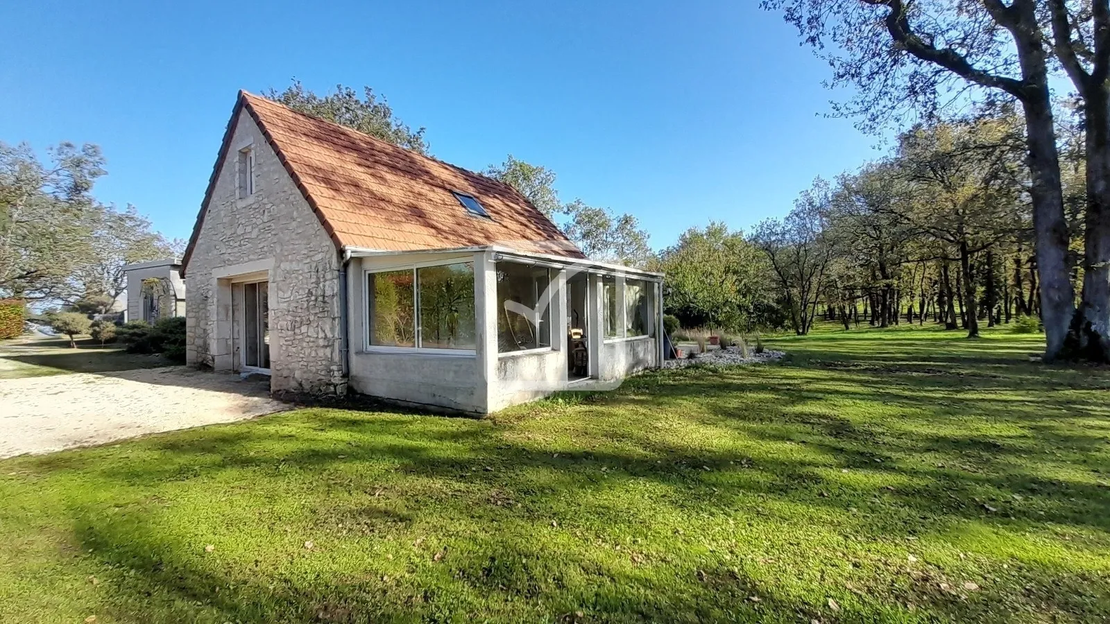 Maison en pierre rénovée à Lachapelle-Auzac à vendre 