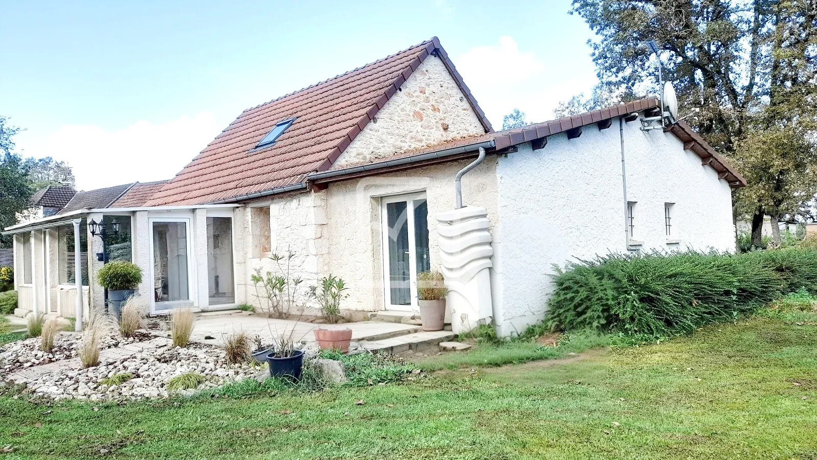 Maison en pierre rénovée à Lachapelle-Auzac à vendre 