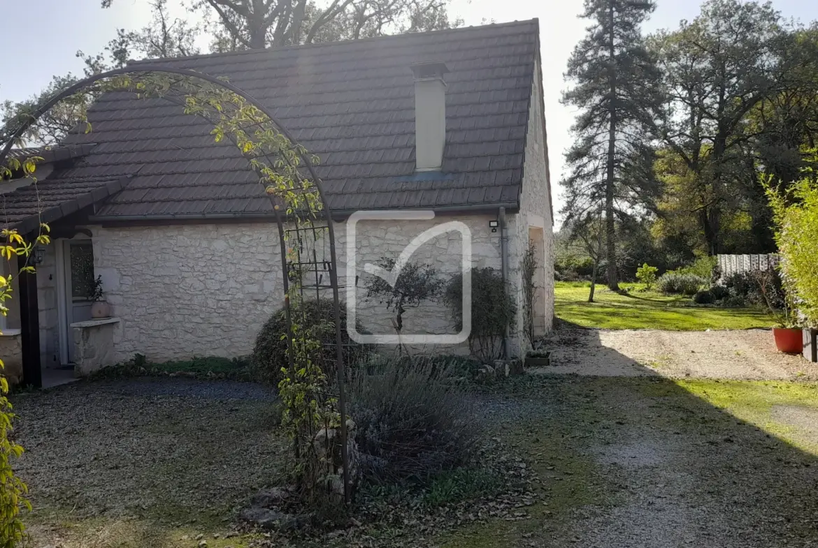 Maison en pierre rénovée à Lachapelle-Auzac à vendre 