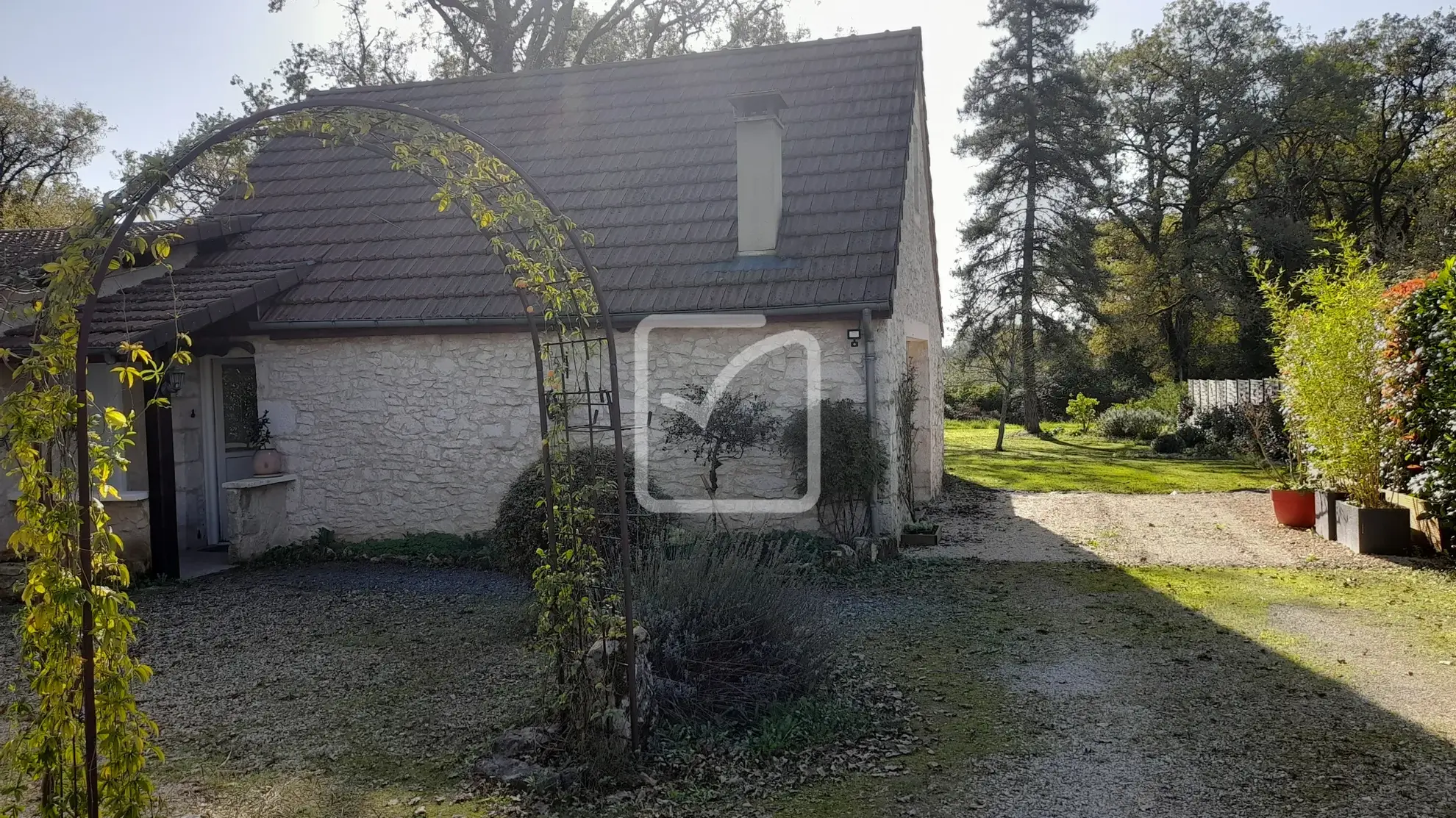 Maison en pierre rénovée à Lachapelle-Auzac à vendre 