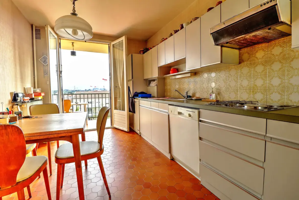 Bel appartement ancien de 118,97 m² au cœur de Valence 