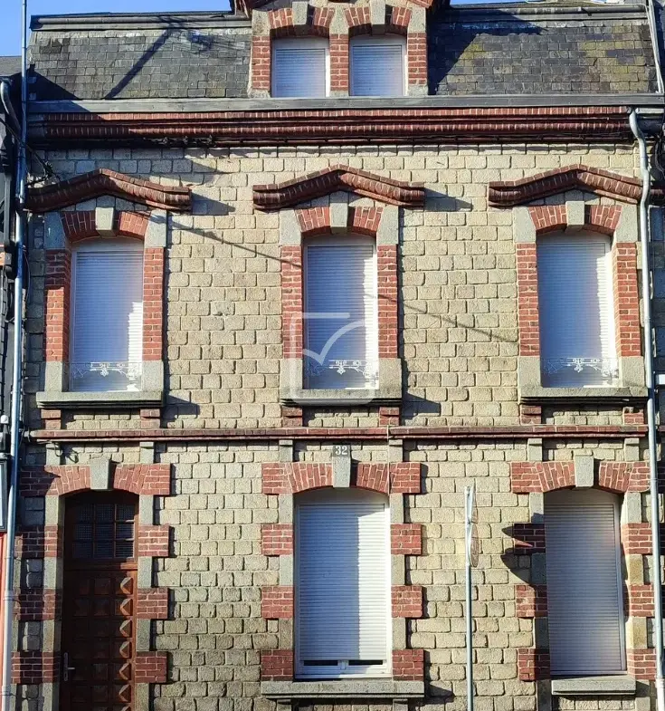 Maison de ville à vendre à Flers avec T3 et studio 