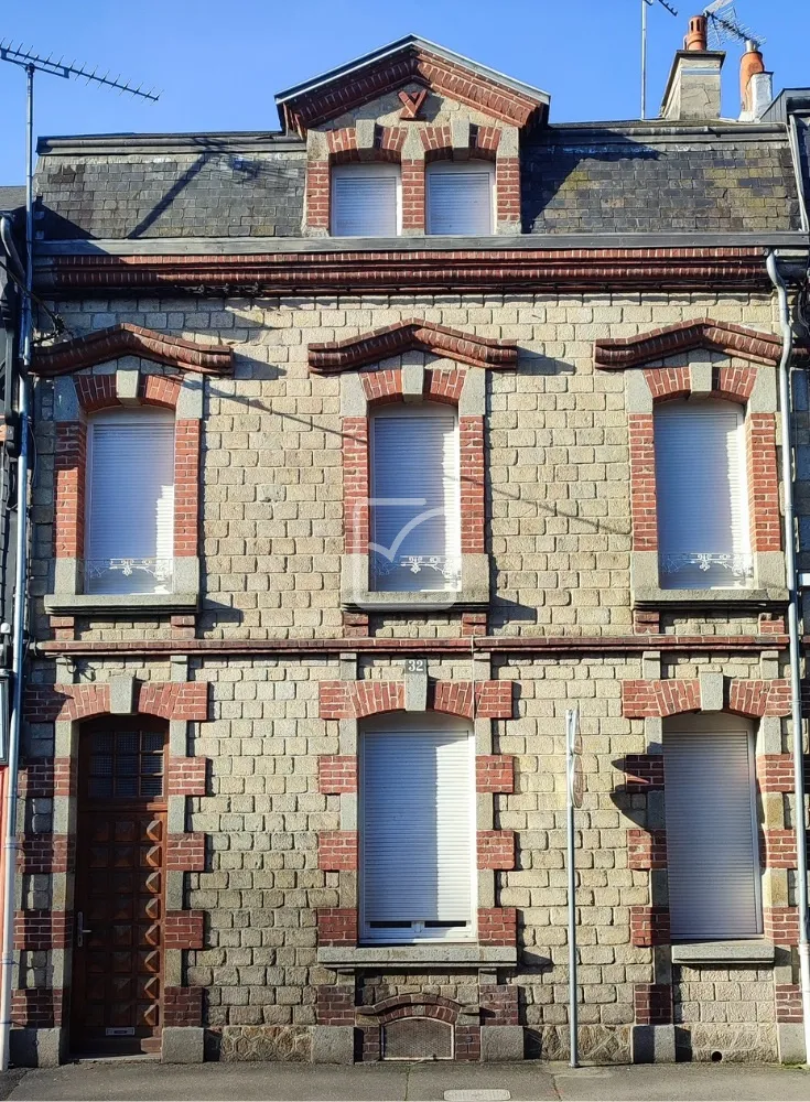 Maison de ville à vendre à Flers avec T3 et studio 