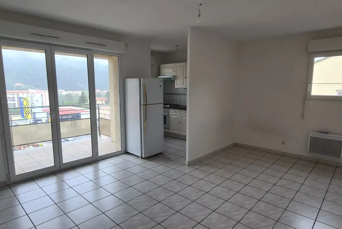 Appartement F2 à vendre à Amélie-les-Bains avec garage 