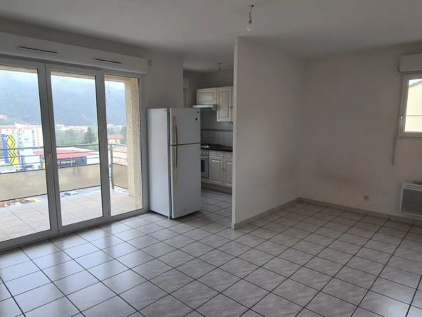 Appartement F2 à vendre à Amélie-les-Bains avec garage