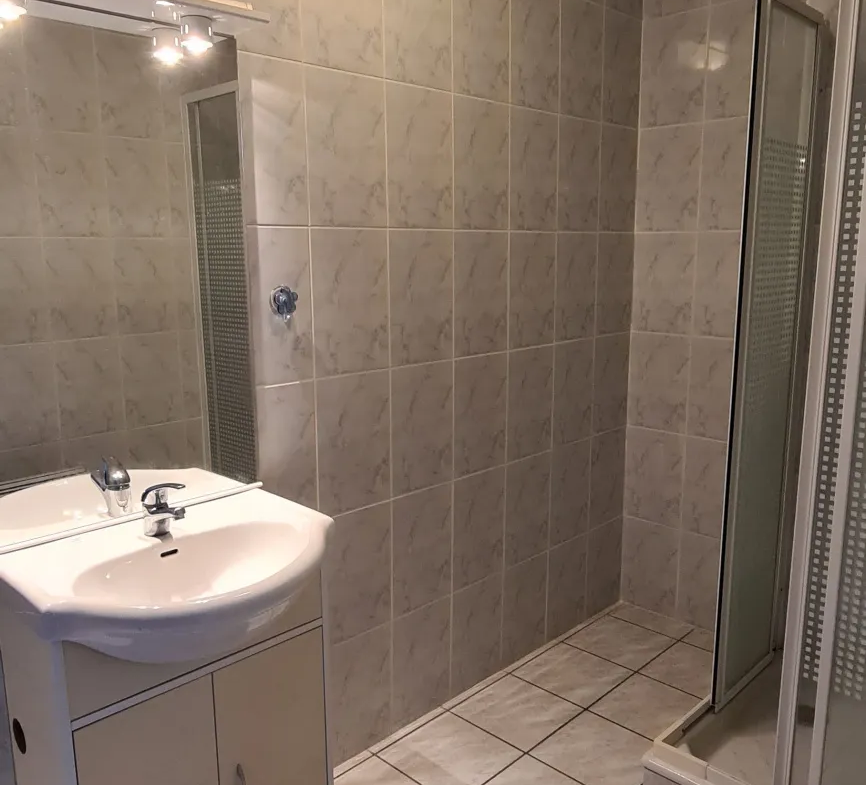 Appartement F2 à vendre à Amélie-les-Bains avec garage 