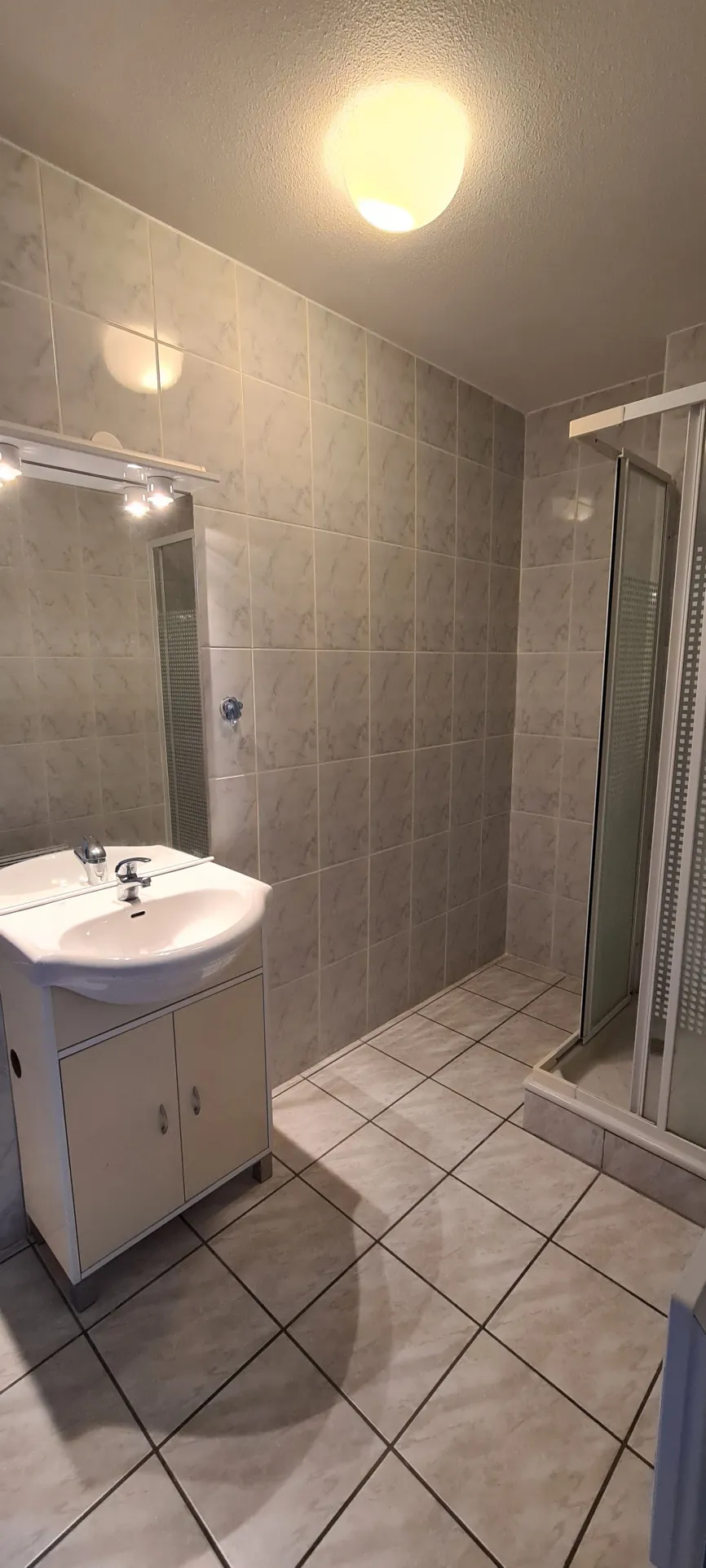 Appartement F2 à vendre à Amélie-les-Bains avec garage 