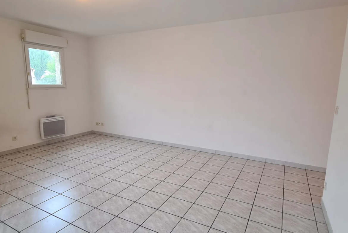 Appartement F2 à vendre à Amélie-les-Bains avec garage 