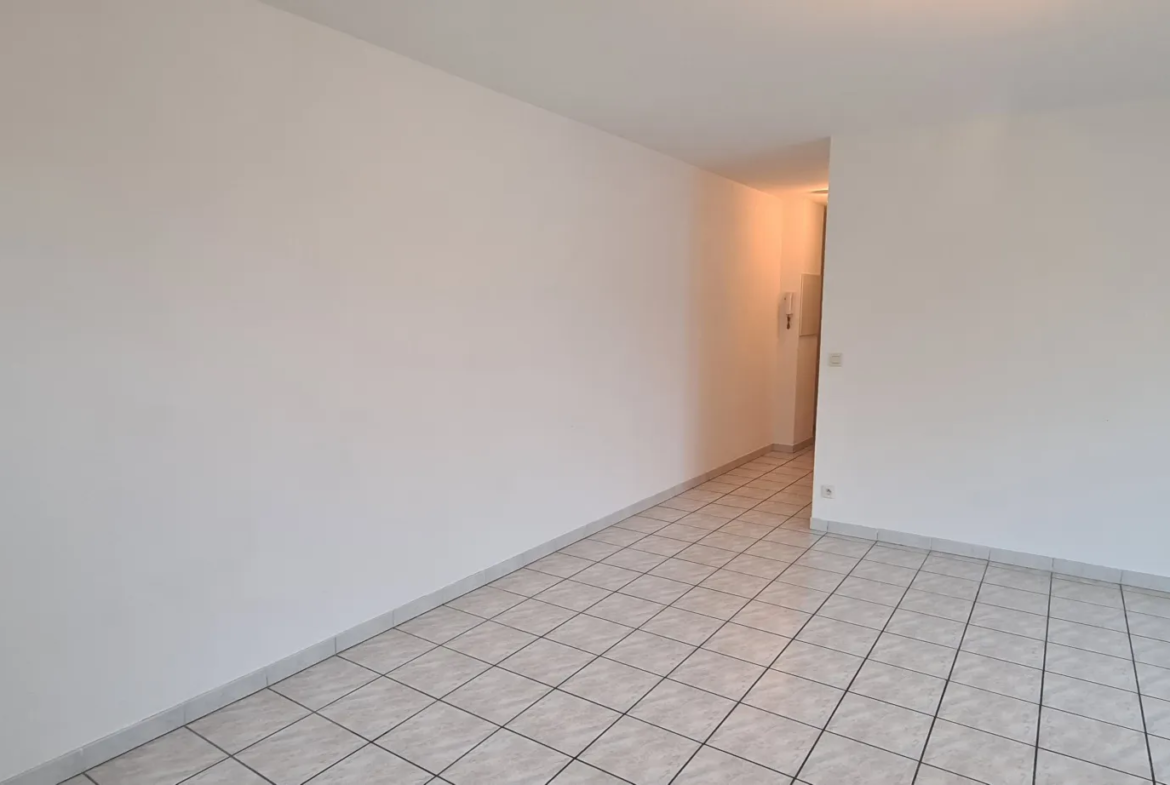 Appartement F2 à vendre à Amélie-les-Bains avec garage 