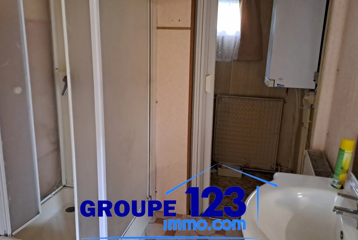 Petite maison à rénover à Senan de 55 m² avec terrain de 1127 m² 