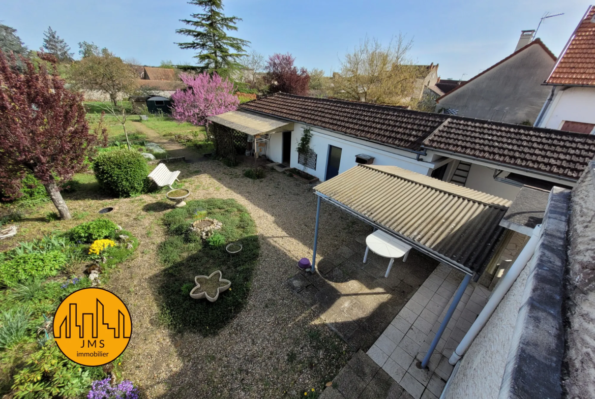 Maison à vendre à Yzeure avec jardin arboré 