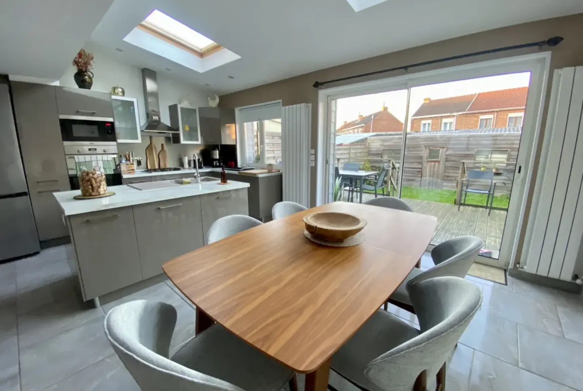 Maison rénovée à Loos avec 3 chambres, jardin et garage 