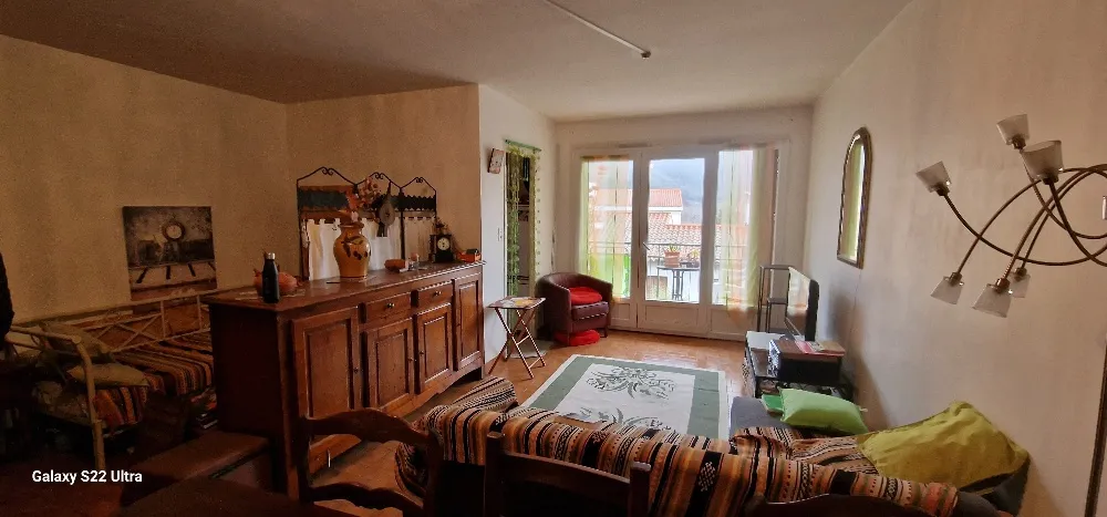 Grand appartement T2 à Amélie-les-Bains-Palalda avec balcon et garage 