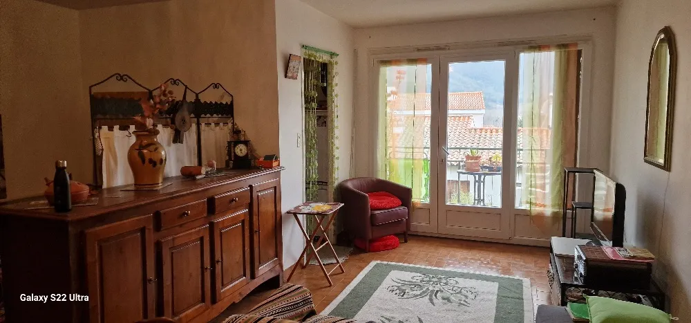 Grand appartement T2 à Amélie-les-Bains-Palalda avec balcon et garage 