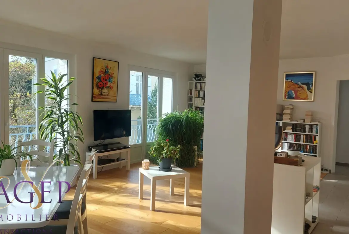 Appartement T4 lumineux à vendre à Vichy - Garage et caves inclus 