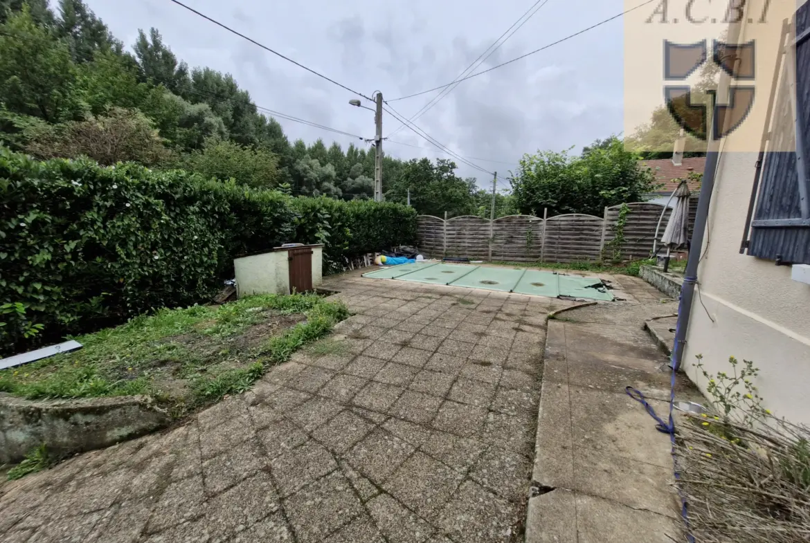 Maison à vendre près du centre-ville de Cloyes-les-Trois-Rivières 