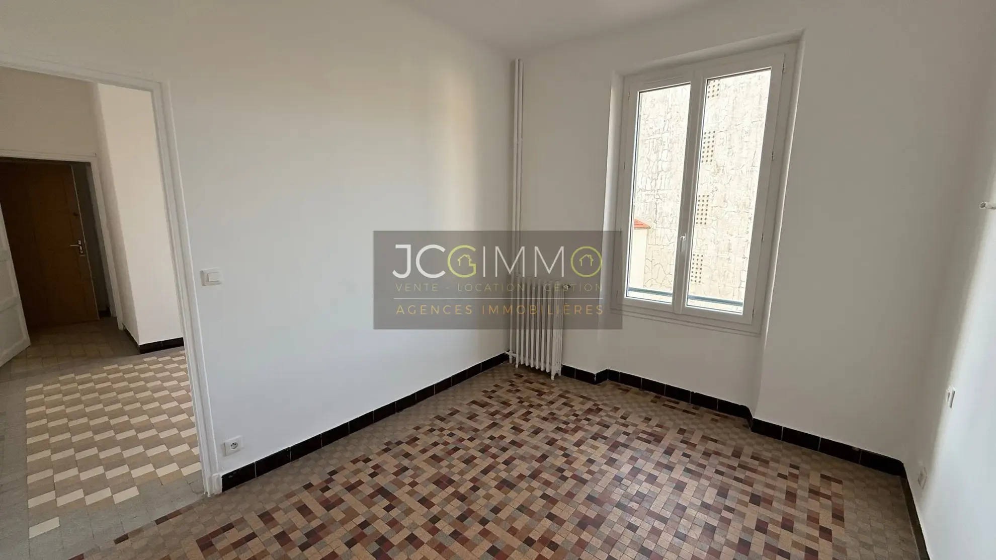 Appartement T2 de 32 m² en bon état à Toulon 