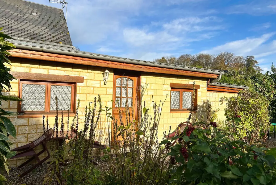 Longère avec Gîte et Piscine à Ailly le Haut Clocher 