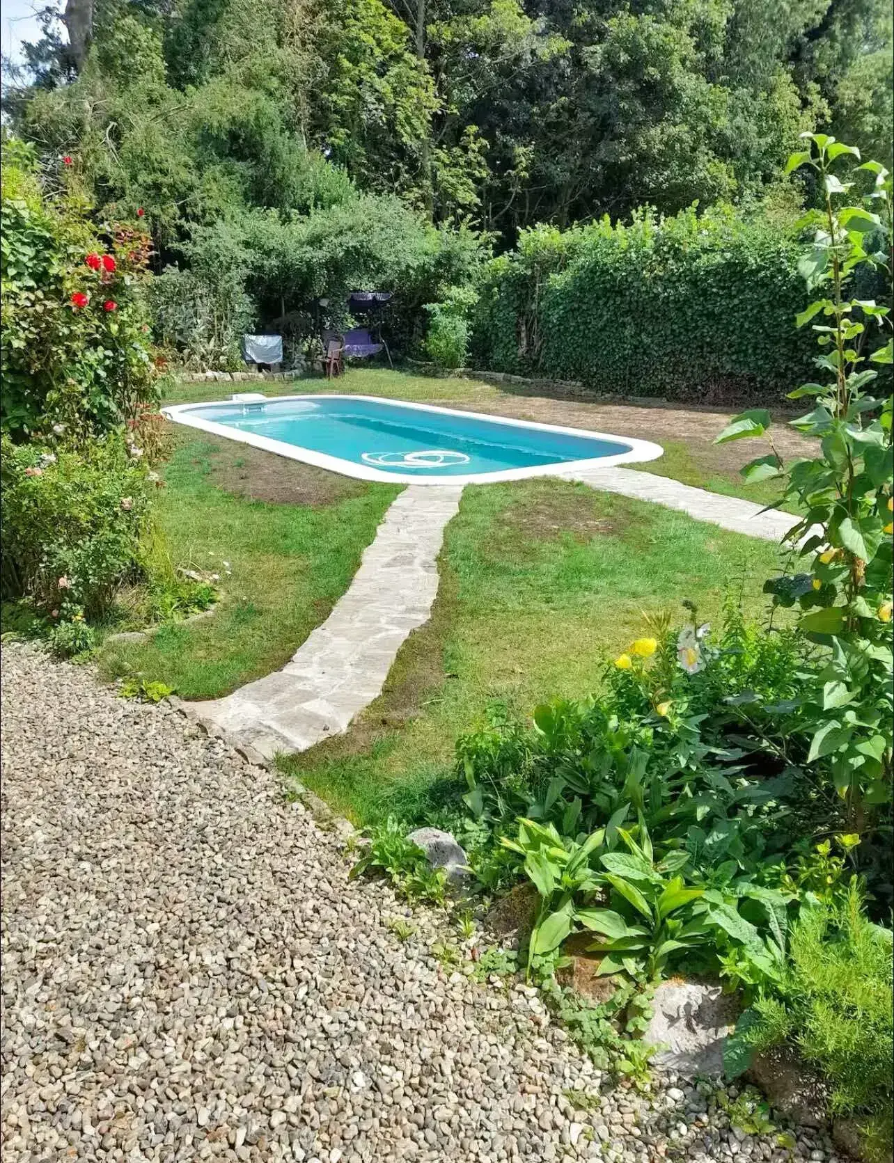 Longère avec Gîte et Piscine à Ailly le Haut Clocher 