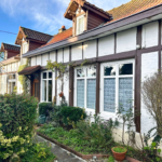 Longère avec Gîte et Piscine à Ailly le Haut Clocher