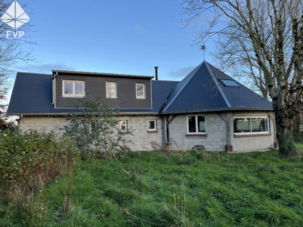 Manège à aménager sur terrain de 1300 m2 à Gonneville la Mallet