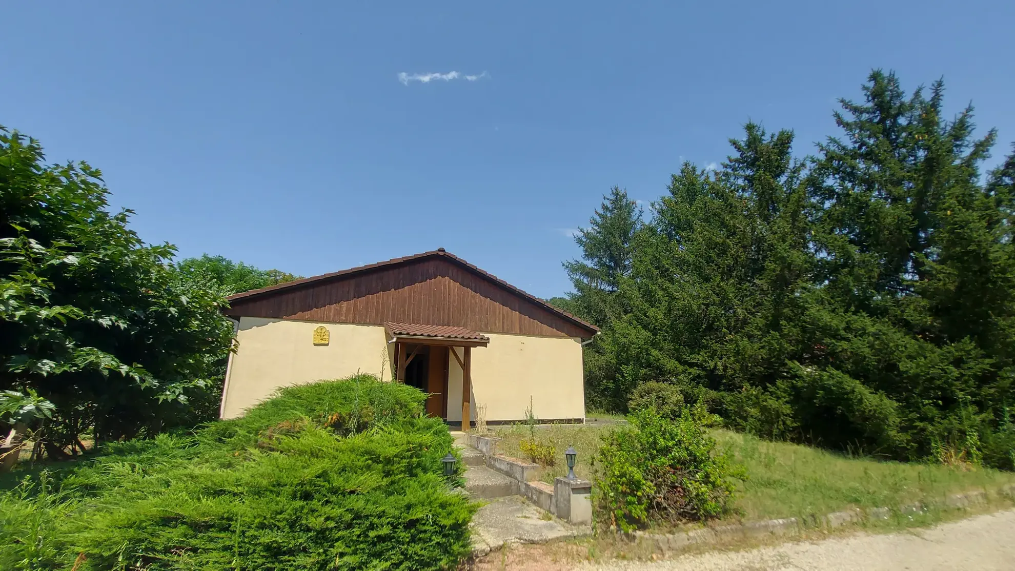 Villa avec piscine et grand terrain à Seyssuel 