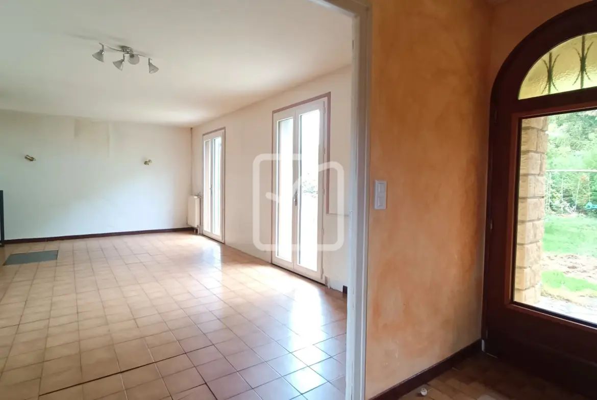 Maison élégante à vendre à Arnac Pompadour - 4 chambres et jardin 