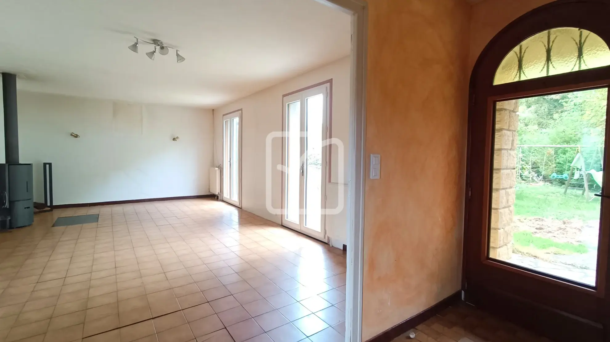 Maison élégante à vendre à Arnac Pompadour - 4 chambres et jardin 