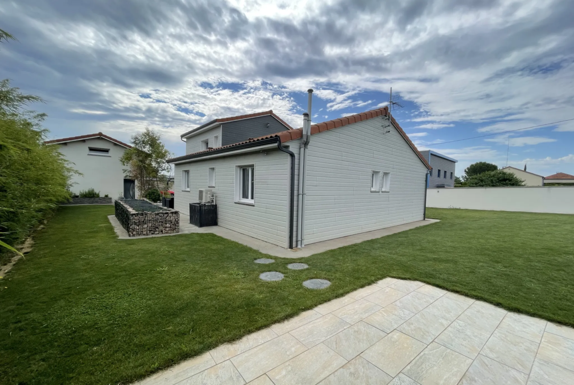 Maison contemporaine de 166 m² à Gannat avec garage et jardin 