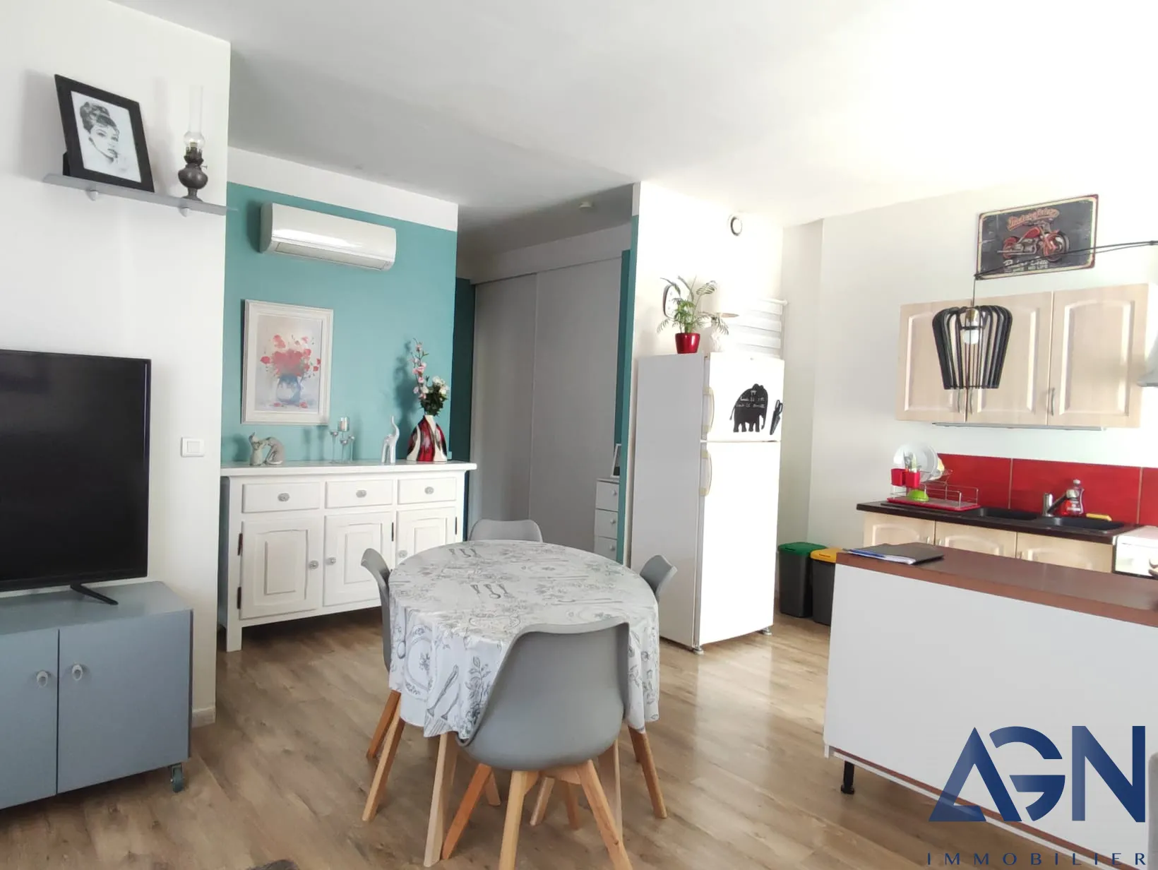 Maison de 7 pièces à vendre à Agde avec garage et jardins 